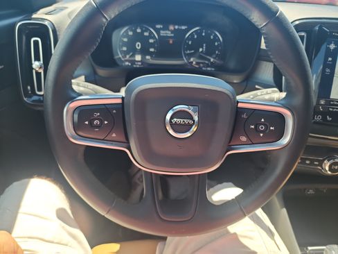 Used 2020 Volvo XC40 T4 Inscription w/ Protection Package Premier FWD image 33