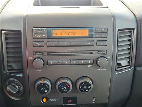 Used 2004 Nissan Titan SE w/ (Pop) Se Popular Pkg W/Bench AWD/4WD image 13