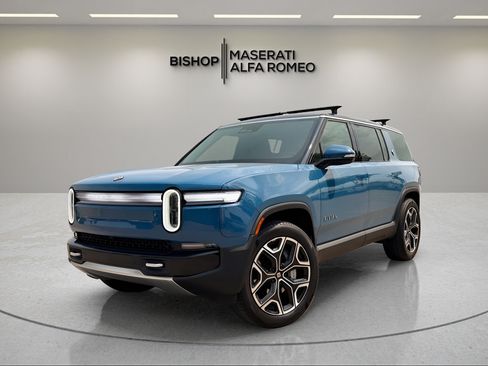 Used 2025 Rivian R1S Adventure AWD/4WD image 2