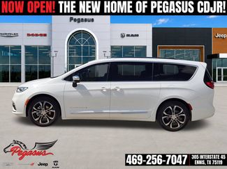 New 2026 Chrysler Pacifica Pinnacle w/ Trailer Tow Group FWD video 3
