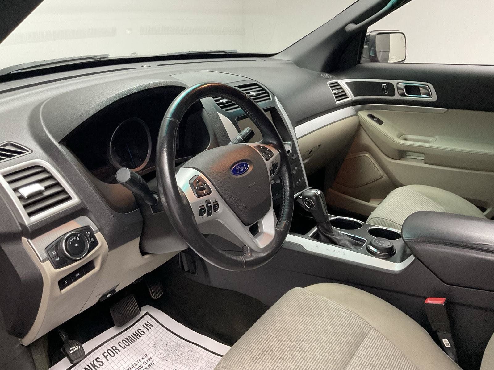 Used 2013 Ford Explorer XLT AWD/4WD image 11