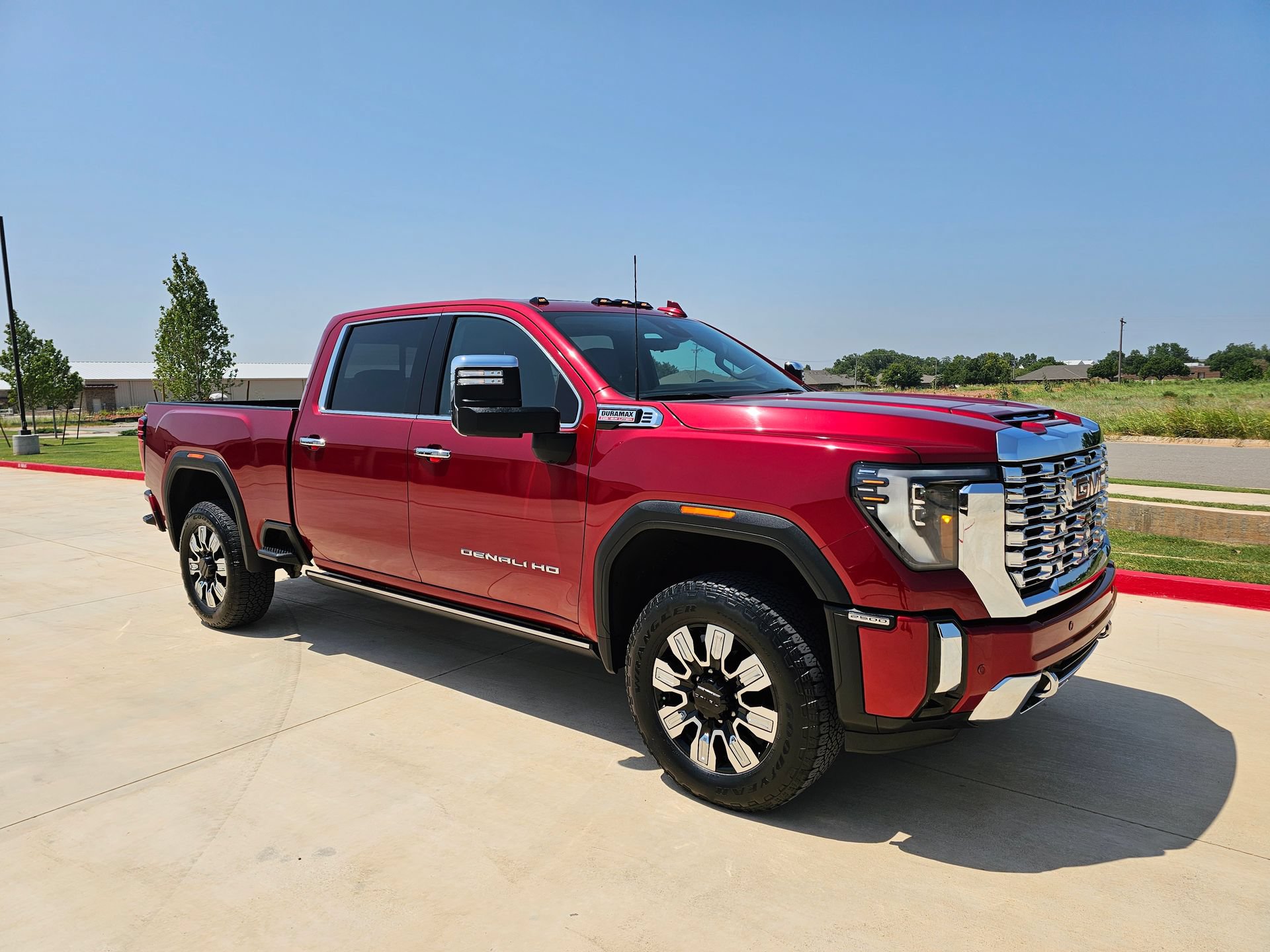 Used 2024 GMC Sierra 2500 Denali w/ Denali Reserve Package AWD/4WD image 4