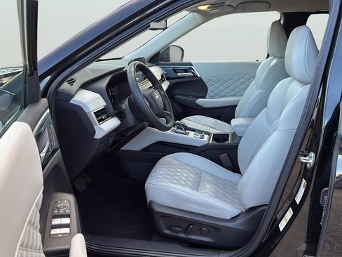 Used 2023 Mitsubishi Outlander SEL FWD image 13