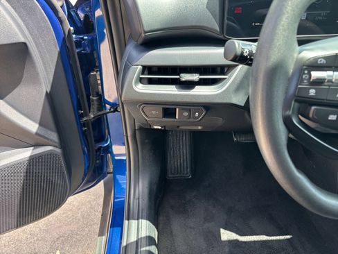 Used 2025 Kia K4 FWD image 33