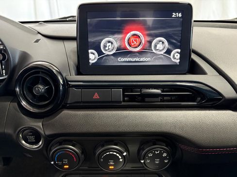 Used 2018 MAZDA MX-5 Miata Club image 21