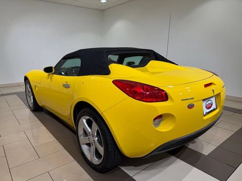 Used 2007 Pontiac Solstice Convertible w/ Preferred Package RWD image 3