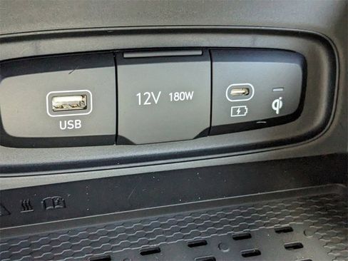 New 2025 Hyundai Venue Limited image 24