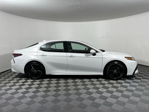 Used 2023 Toyota Camry XSE image 4