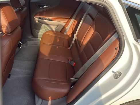 Used 2017 Chevrolet Malibu LT w/ Leather Package image 17