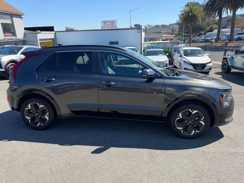 Used 2024 Kia Niro Wind FWD image 4