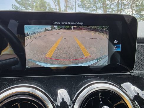 Used 2020 Mercedes-Benz GLB 250 4MATIC image 30