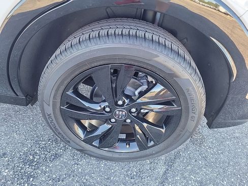 Used 2024 Buick Encore GX Sport Touring w/ Comfort Package FWD image 9