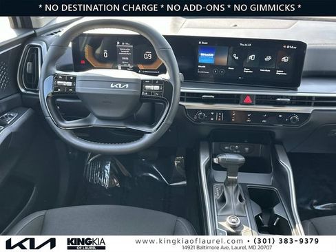 Used 2026 Kia Sorento LX FWD image 2