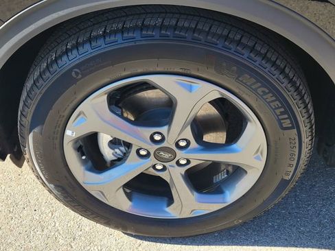 Used 2025 Ford Escape ST-Line w/ Equipment Group 301A image 9