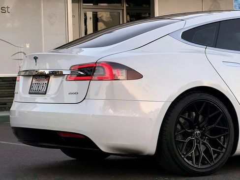 Used 2018 Tesla Model S 100D AWD/4WD image 9