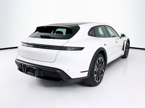 Used 2022 Porsche Taycan 4S image 9
