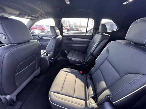 Used 2025 Buick Enclave Preferred image 7