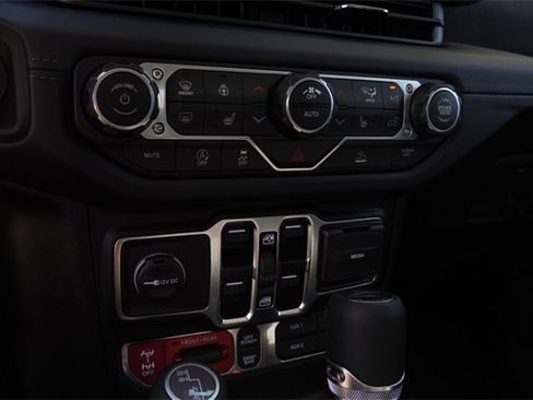 New 2025 Jeep Gladiator Rubicon w/ Convenience Group image 23