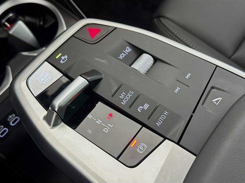 Used 2025 BMW X2 xDrive28i w/ Premium Package image 38