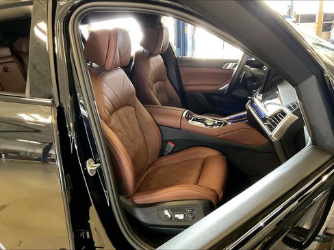 Used 2026 BMW X6 M60i image 9