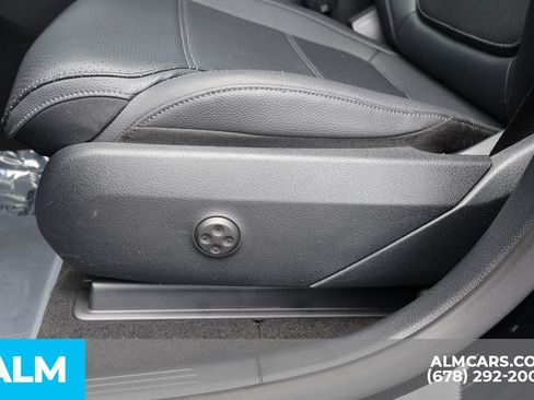 Used 2025 Mercedes-Benz GLC 350e 4MATIC image 15