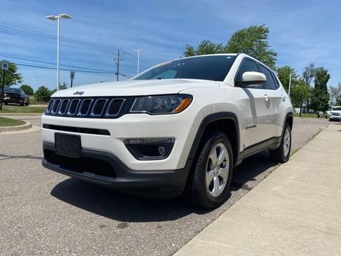 Used 2020 Jeep Compass Latitude w/ Cold Weather Group AWD/4WD image 2