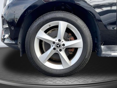 Used 2018 Mercedes-Benz GLE 350 w/ Premium 1 Package image 9