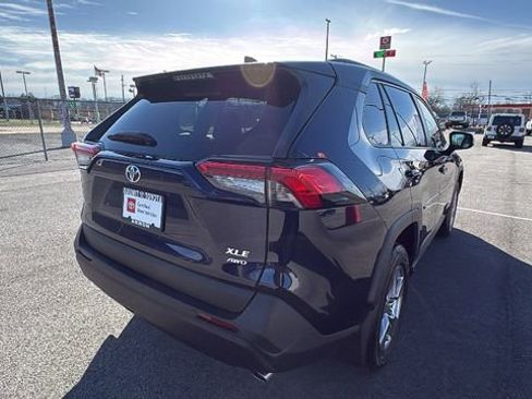 Used 2023 Toyota RAV4 XLE w/ Convenience Package image 5