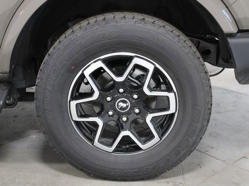 New 2026 Ford Bronco Outer Banks AWD/4WD image 18