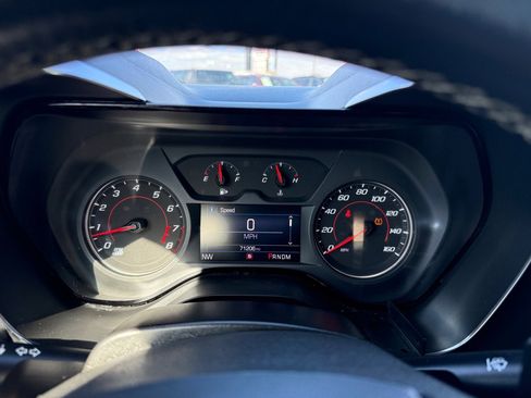 Used 2022 Chevrolet Camaro LT RWD image 14