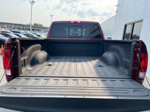 Used 2018 RAM 2500 Big Horn w/ Sport Appearance Group AWD/4WD image 23