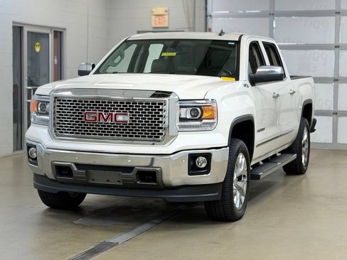 Used 2014 GMC Sierra 1500 SLT w/ SLT Crew Cab Value Package AWD/4WD image 3
