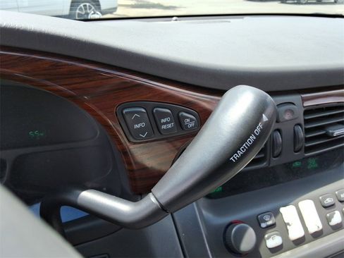 Used 2003 Cadillac De Ville Limousine image 34