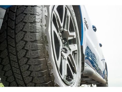 Used 2023 Chevrolet Silverado 1500 RST w/ Z71 Off-Road Package AWD/4WD image 9