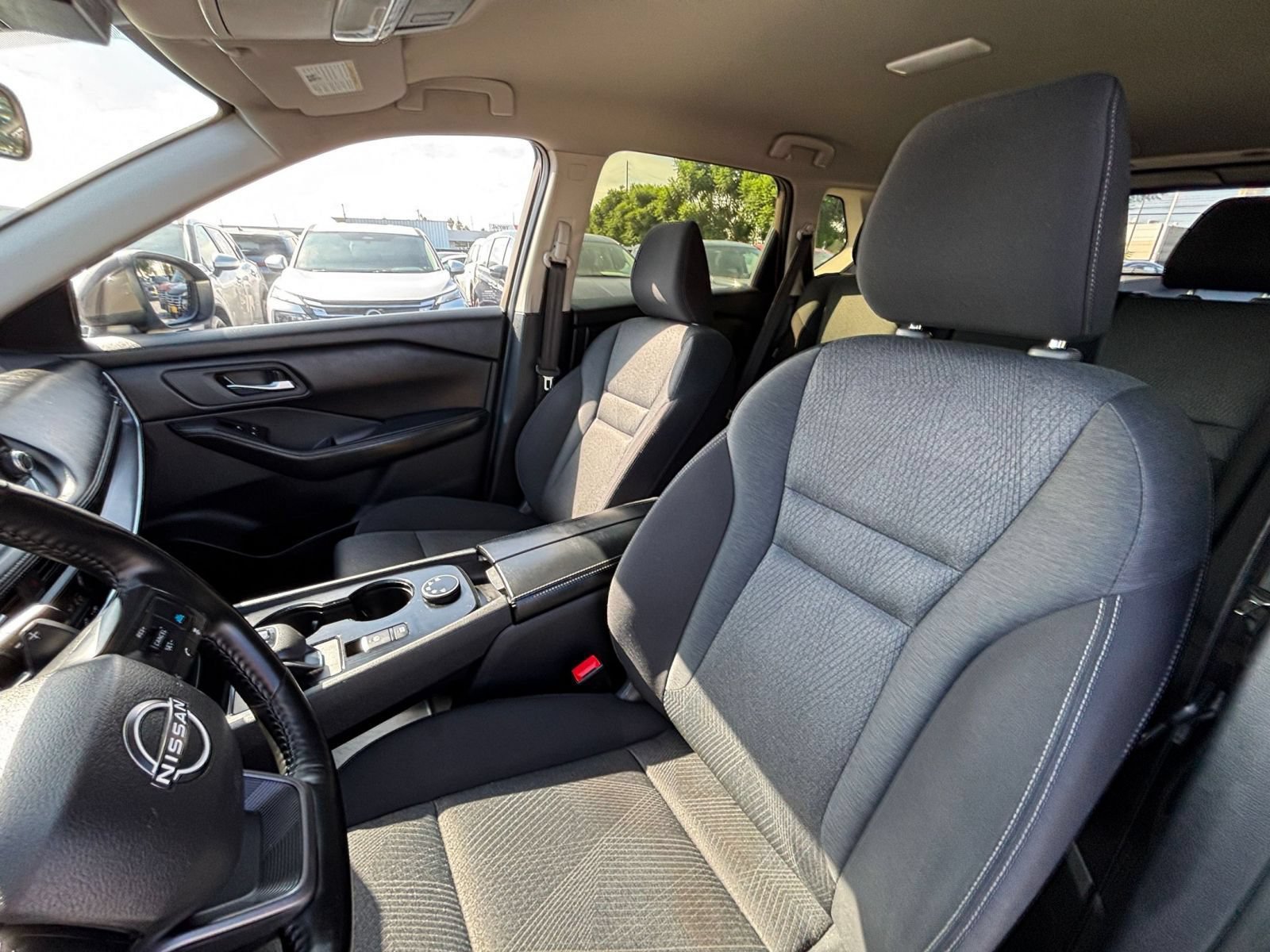Used 2025 Nissan Rogue SV AWD/4WD image 37