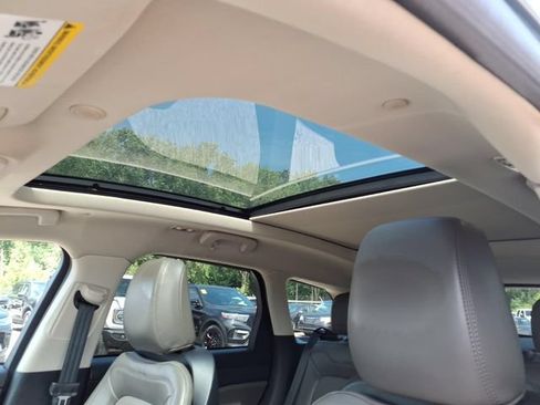 Used 2023 Lincoln Corsair Reserve w/ Equipment Group 201A AWD/4WD image 13