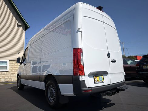 Used 2024 Mercedes-Benz Sprinter 2500 image 5