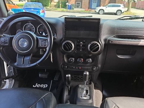Used 2014 Jeep Wrangler Unlimited Sport w/ Quick Order Package 24S AWD/4WD image 15