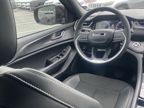 New 2025 Jeep Grand Cherokee L Altitude image 33