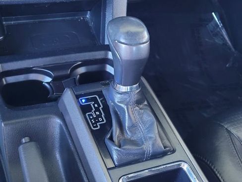 Used 2019 Toyota Tacoma TRD Off-Road AWD/4WD image 19