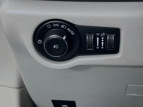 Used 2022 Chrysler Pacifica Limited image 11