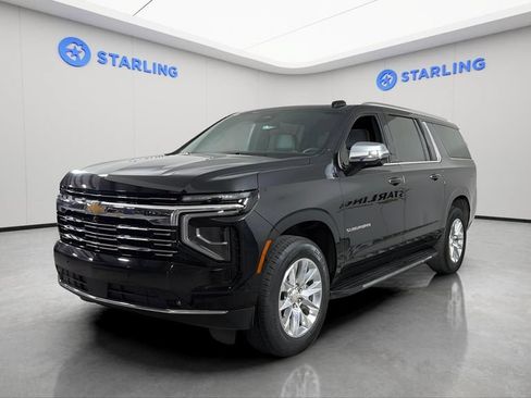 Certified 2025 Chevrolet Suburban Premier AWD/4WD image 2