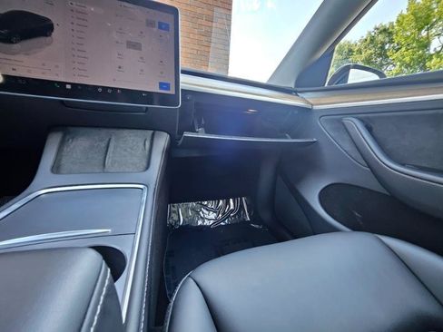 Used 2023 Tesla Model Y Long Range AWD/4WD image 55