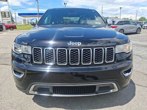 Used 2017 Jeep Grand Cherokee Limited AWD/4WD image 2