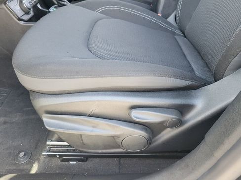 Used 2023 Jeep Renegade Altitude AWD/4WD image 15