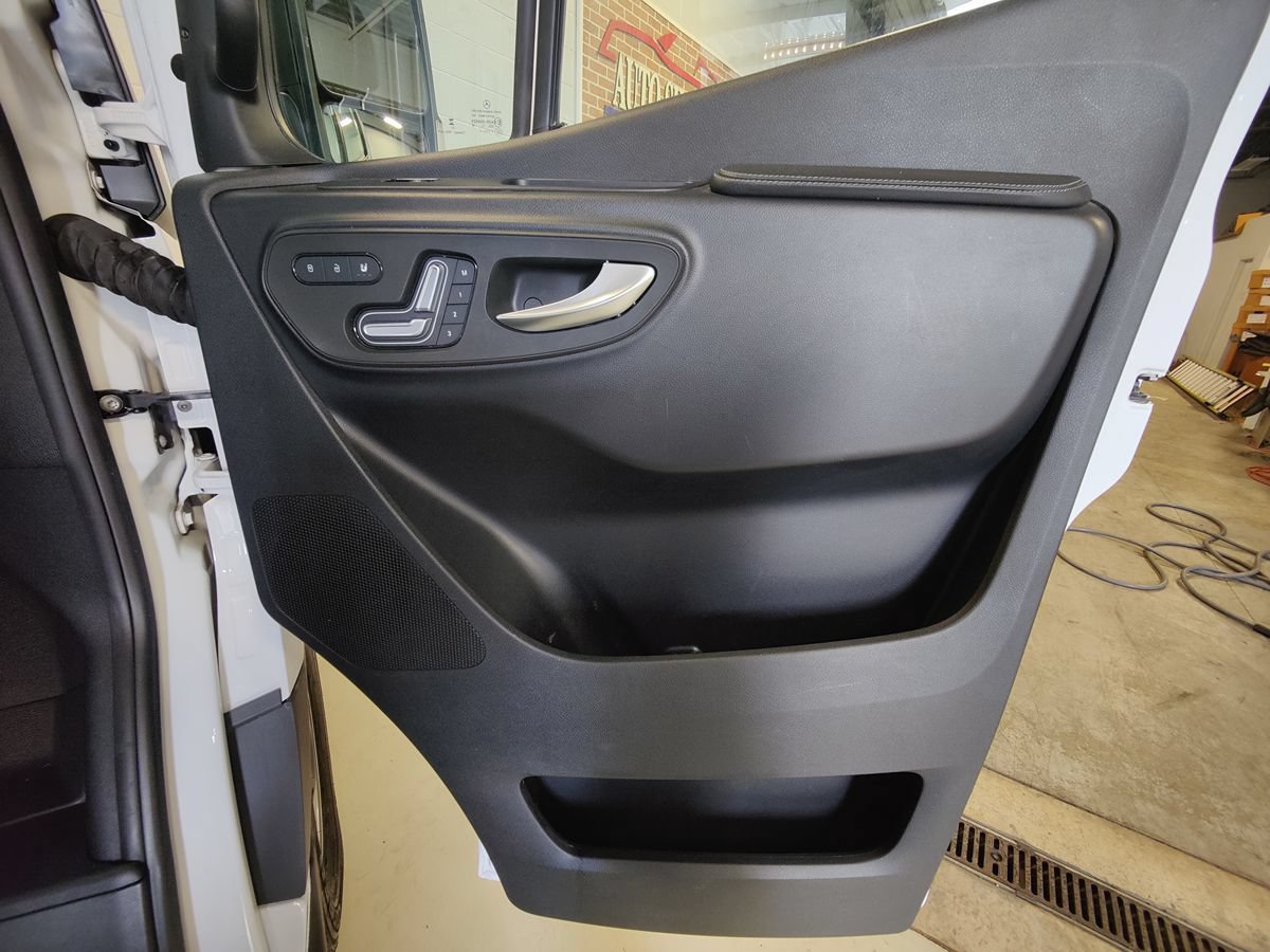 Used 2023 Mercedes-Benz Sprinter 2500 image 12