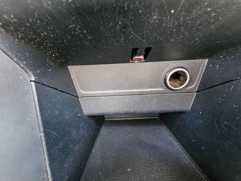 Used 2017 Subaru Forester 2.5i Premium w/ All-Weather Package image 32