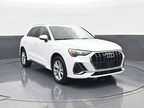 Used 2021 Audi Q3 2.0T Premium w/ Convenience Package AWD/4WD image 3