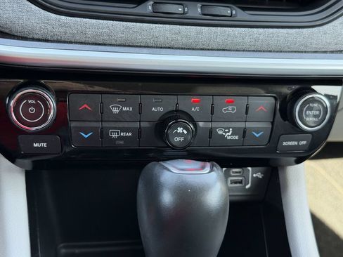 Used 2022 Jeep Compass Latitude w/ Convenience Group AWD/4WD image 23