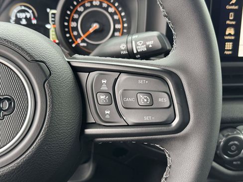 New 2026 Jeep Gladiator Sport AWD/4WD image 10